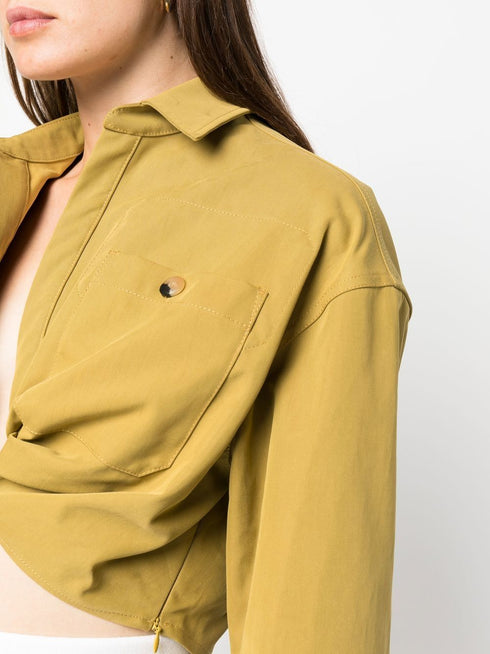 camisa cargo corta con giro en el frente